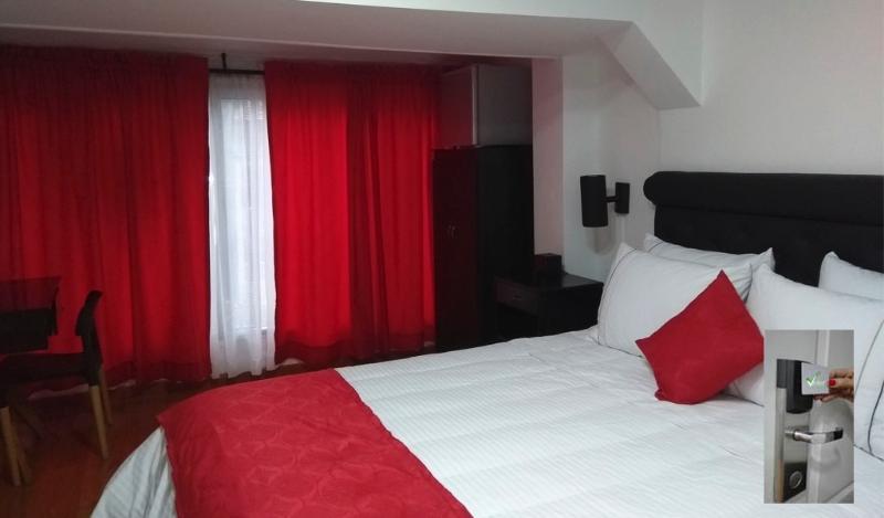 Hotel Veler Restaurante Меделин Екстериор снимка